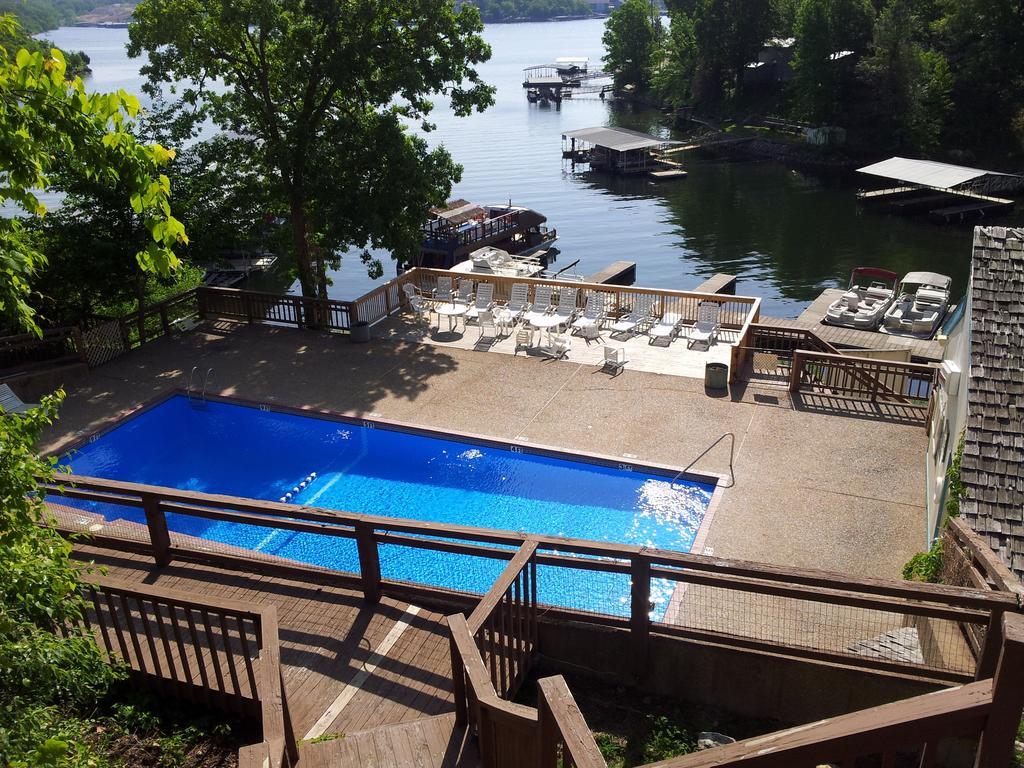 At Grand Glaize 3*