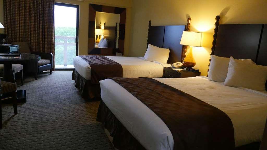 At Grand Glaize Hotel