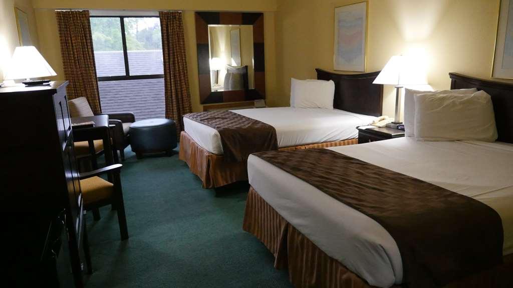 At Grand Glaize Hotel Osage Beach