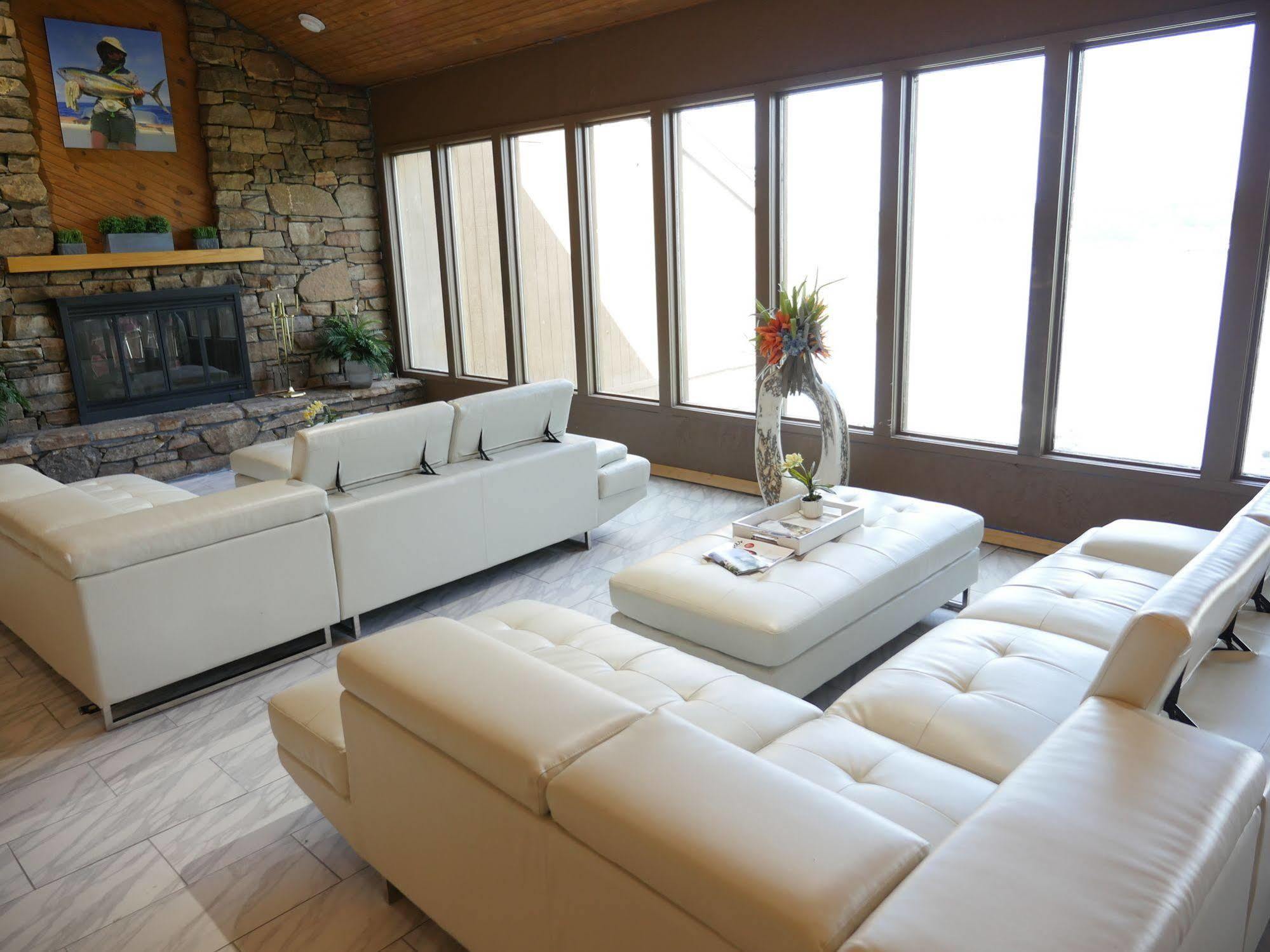 At Grand Glaize 3* Osage Beach