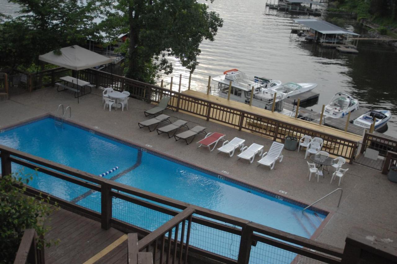 At Grand Glaize Hotel