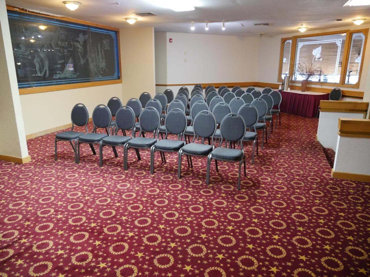 Hotel At Grand Glaize 3*
